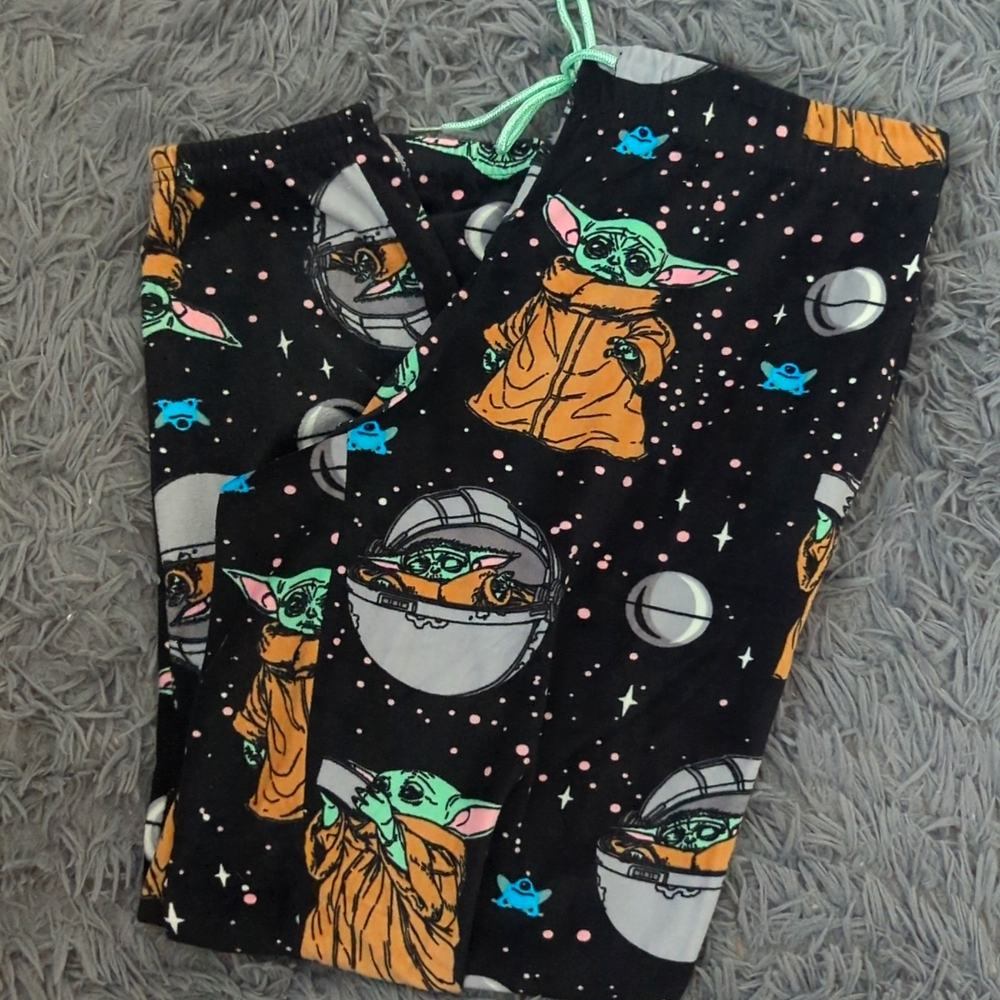 Baby Yoda/Grogu Mandalorian pajama pants small